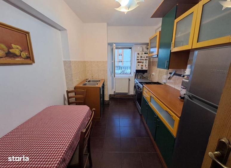 Apartament cu 3 camere decomandat în Păcurari