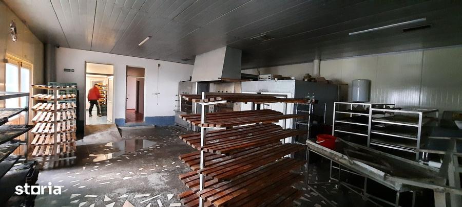 Spațiu comercial, de 350 mp, în Central