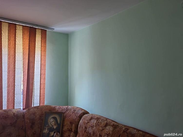 Apartament cu 3 camere în Petrila