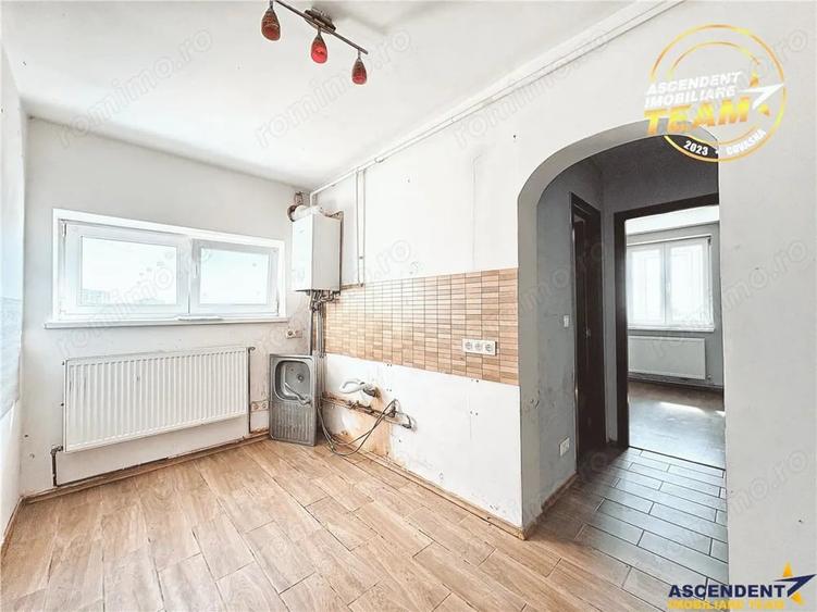 Apartament cu 2 camere decomandat în Simeria