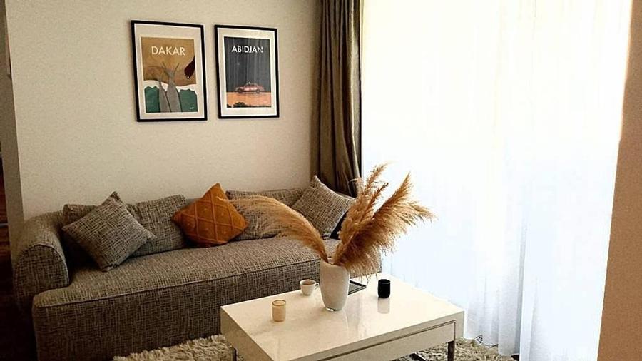 Apartament cu 3 camere semidecomandat în Herăstrău