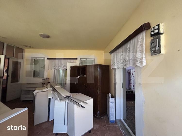 Casă cu 4 camere cu Teren 2000 Mp în Mărișelu