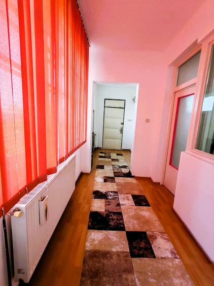 Apartament cu 3 camere în Zorilor