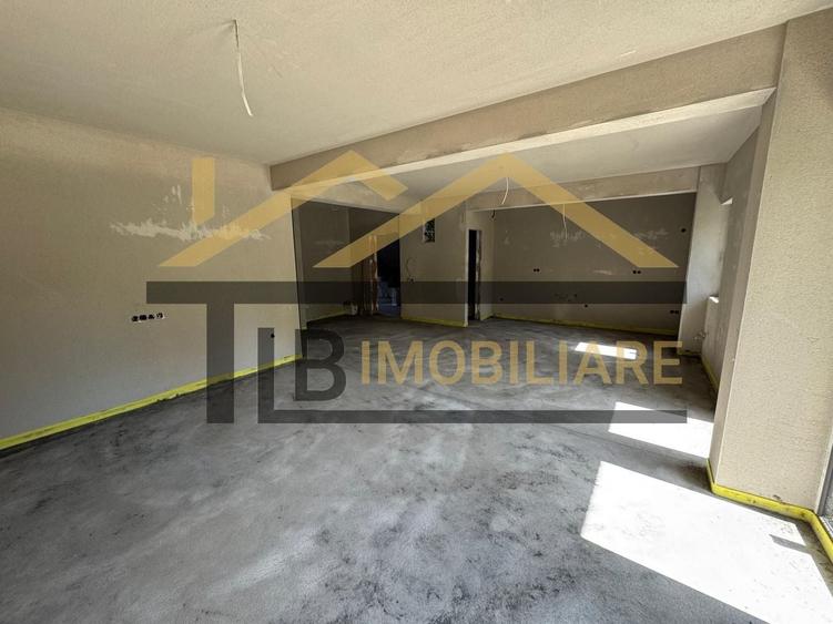 Apartament cu 3 camere semidecomandat în Unirii