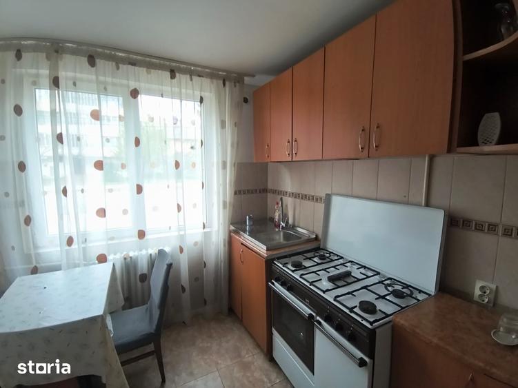 Apartament cu 2 camere decomandat, mobilat în Policlinica