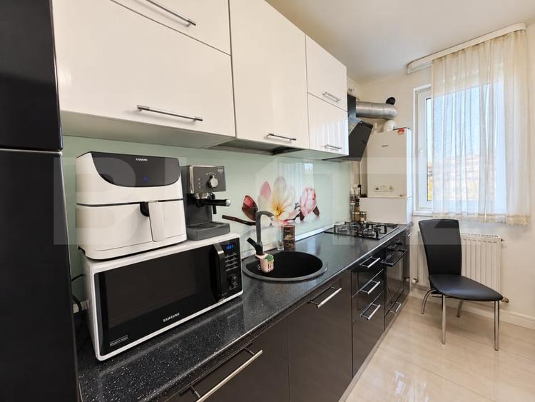 Apartament cu 3 camere decomandat, mobilat în Bucium