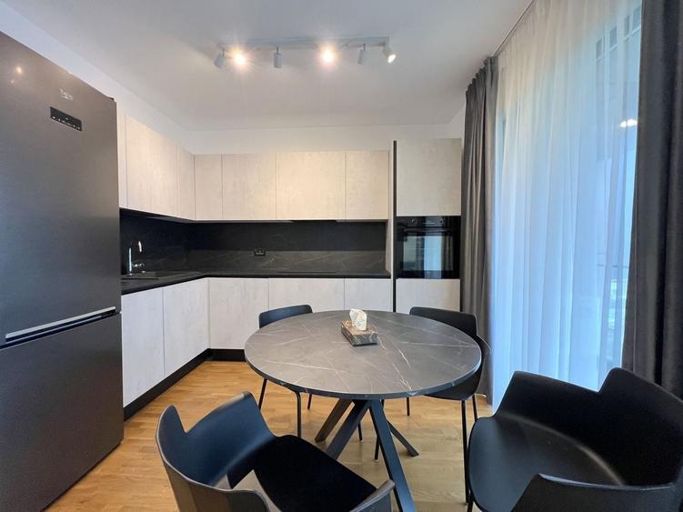 Apartament cu 2 camere decomandat, mobilat în Băneasa