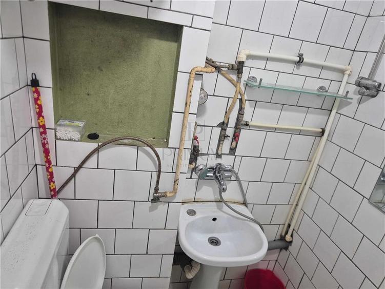 Garsonieră decomandată, mobilată în Complex Studențesc