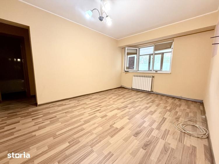 Apartament cu 3 camere semidecomandat în Gării