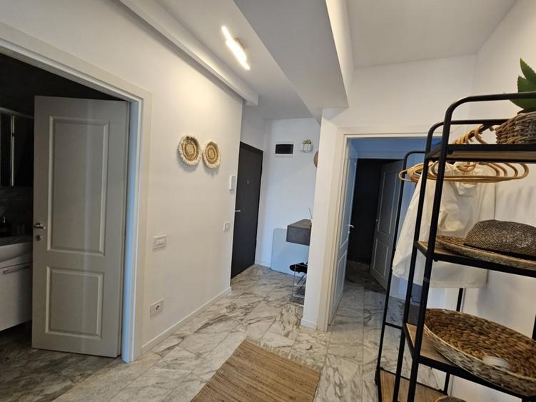 Apartament cu 3 camere decomandat, mobilat în Exterior Nord