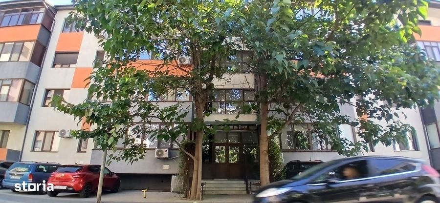 Apartament cu 2 camere decomandat în Berceni