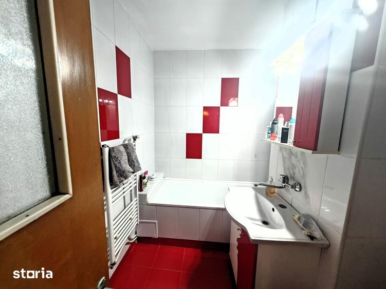 Apartament cu 2 camere decomandat în Banca Națională