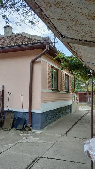 Casă cu 4 camere în Vulcan
