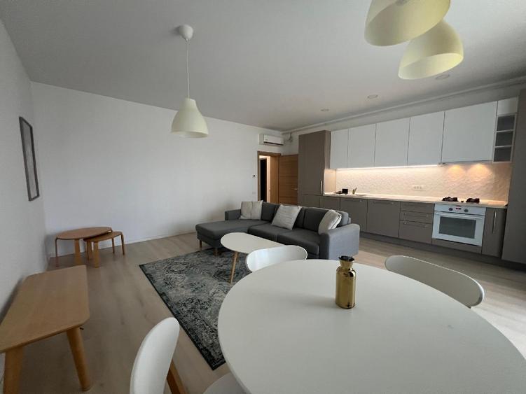 Apartament cu 3 camere decomandat în Floreasca