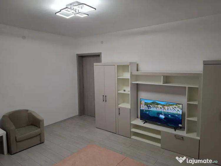 Garsonieră decomandată în Central