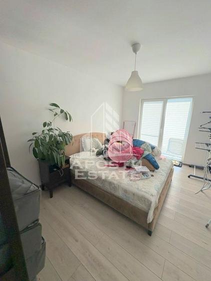 Casă cu 4 camere cu Teren 350 Mp în Ghiroda