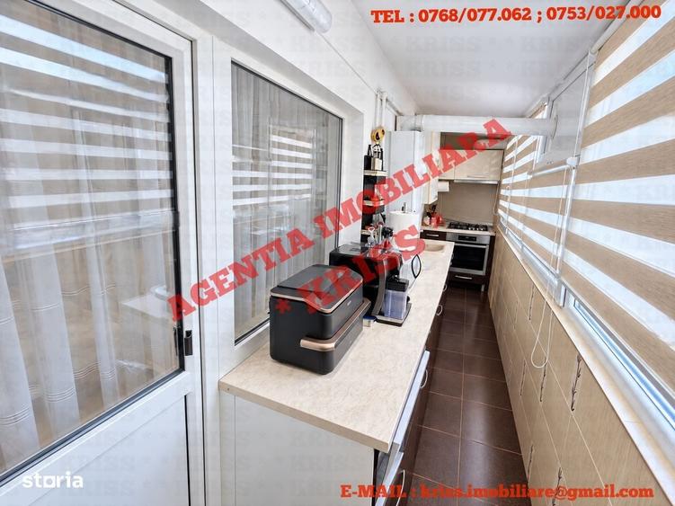 Apartament cu 3 camere decomandat în Prundu
