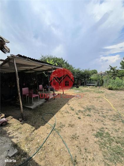 Casă cu 2 camere decomandat în Vadu