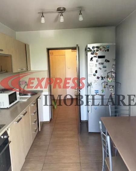 Apartament cu 3 camere decomandat în Dristor