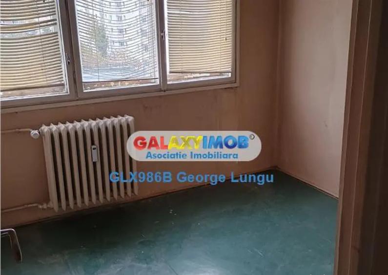 Apartament cu 4 camere semidecomandat în Drumul Taberei
