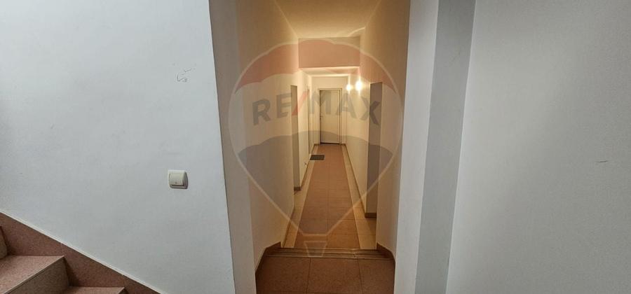 Casă individuală cu 6 camere cu Garaj în Sud-Vest