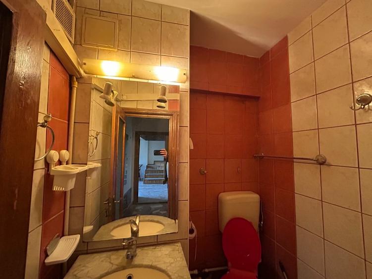 Apartament cu 3 camere decomandat în Călărași