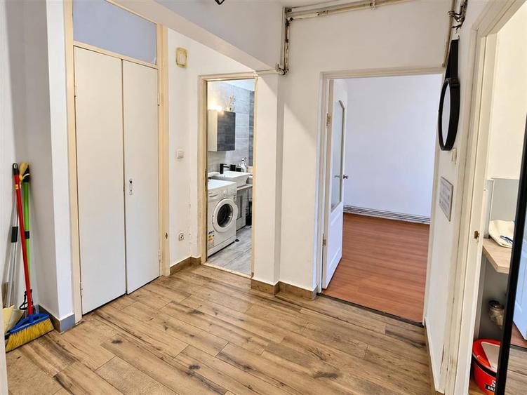 Apartament cu 2 camere decomandat, mobilat în Ștrand