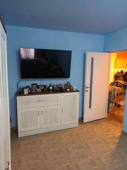 Apartament cu 3 camere decomandat în Postăvari