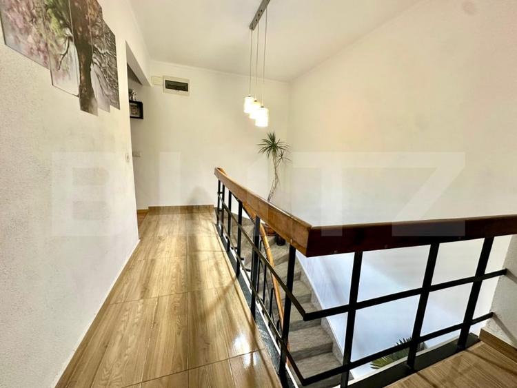 Apartament cu 5 camere decomandat, mobilat în Cetate