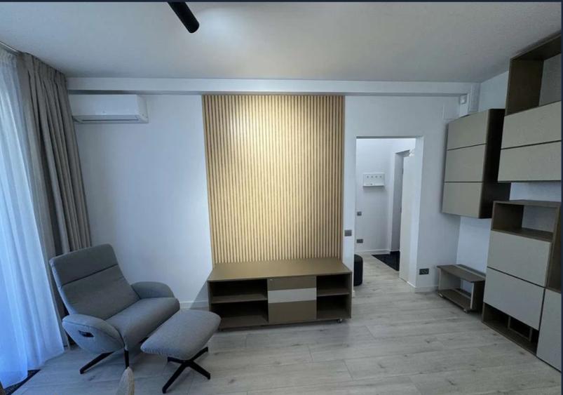 Apartament cu 2 camere semidecomandat, mobilat în P-ța Alba Iulia
