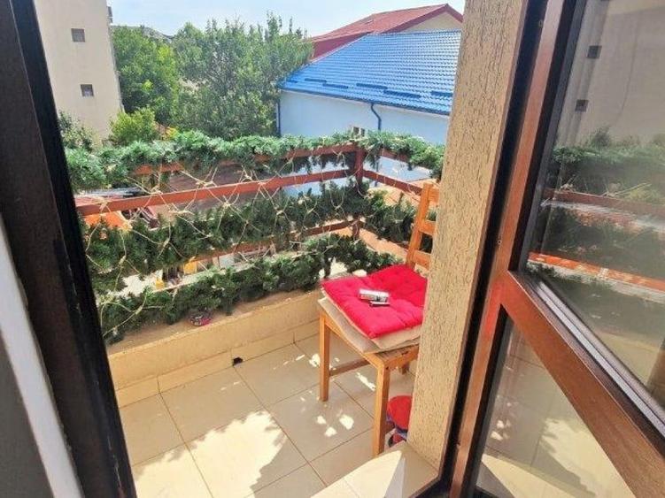 Apartament cu 3 camere decomandat în Jiului