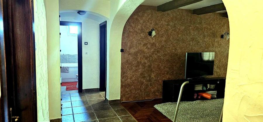 Apartament deosebit cu 3 camere 70 mp Bloc tip vila Etaj 1 Zona Iosia Str. Cazaban - 2