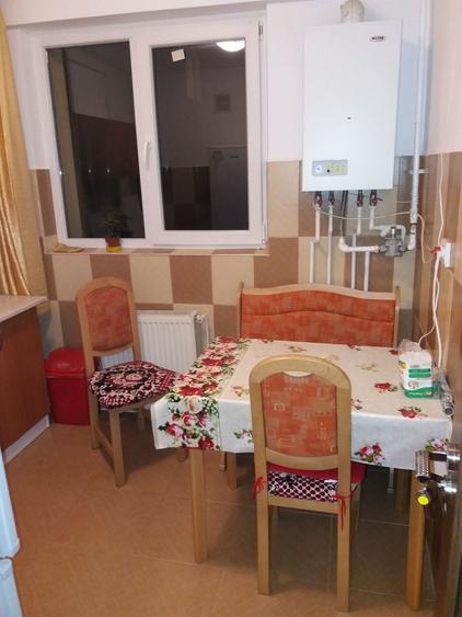 Apartament cu 3 camere decomandat în Griviței