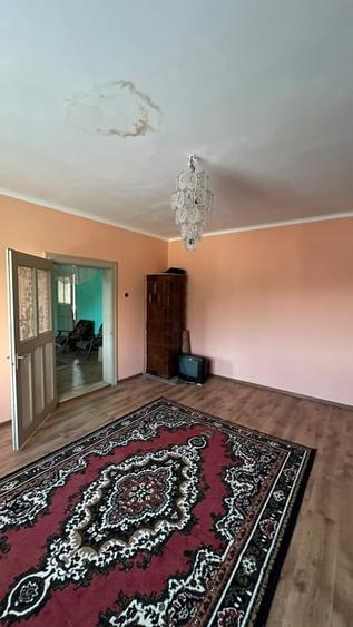 Casă individuală cu 5 camere cu Teren 2000 Mp în Dumitra