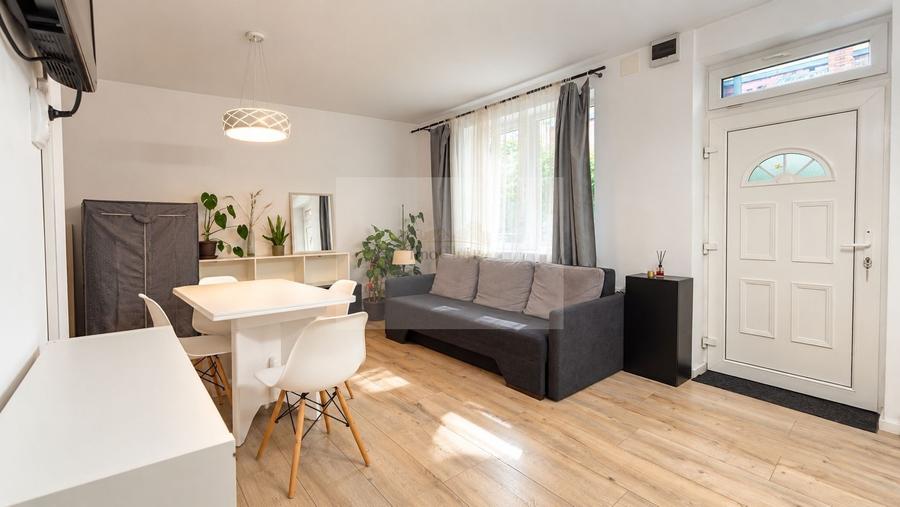 Apartament cu 3 camere semidecomandat, mobilat în Ultracentral