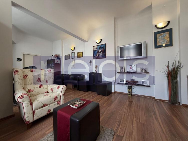 Apartament cu 5 camere semidecomandat în Calea Victoriei