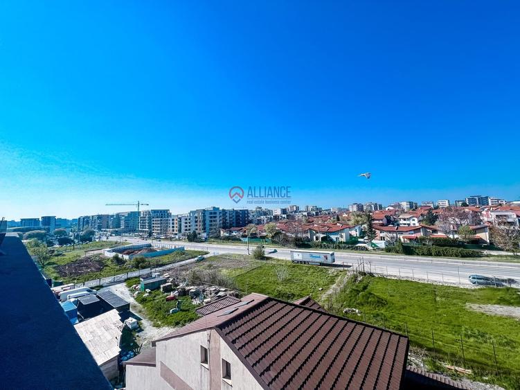 Apartament cu 3 camere decomandat în Palazu Mare