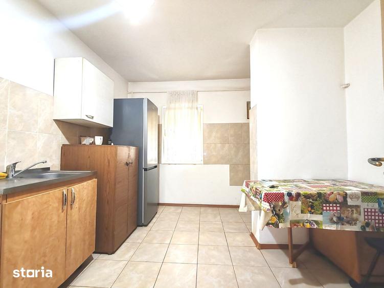 Apartament cu 3 camere decomandat în Prundu