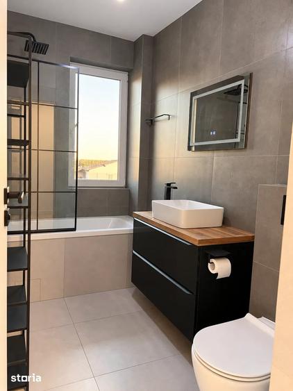 Penthouse cu 3 camere semidecomandat, mobilat în Florești