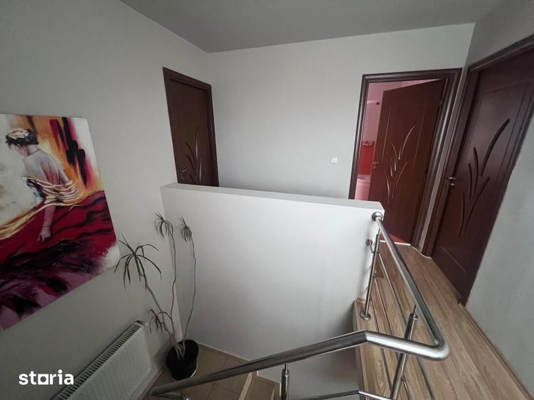 Casă cu 8 camere cu Teren 216 Mp în Afumați
