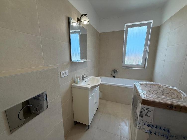 Apartament cu 3 camere în Cetate