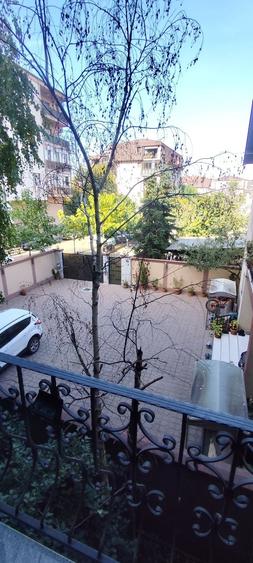 Apartament cu 2 camere semidecomandat în Dobroești