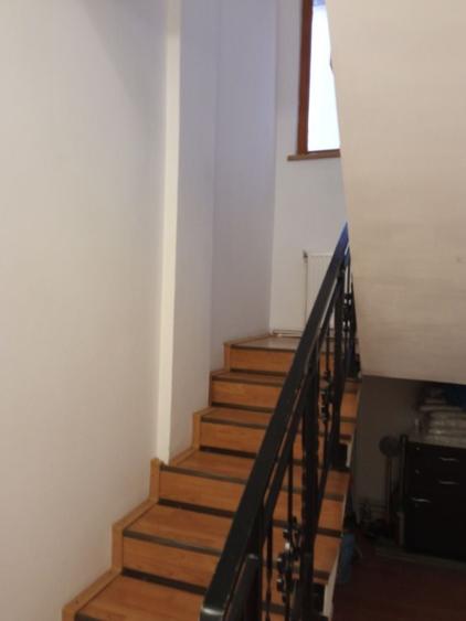 Casă cu 3 camere în Central