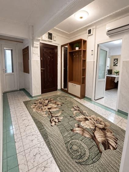 Apartament cu 4 camere decomandat în Exterior Vest