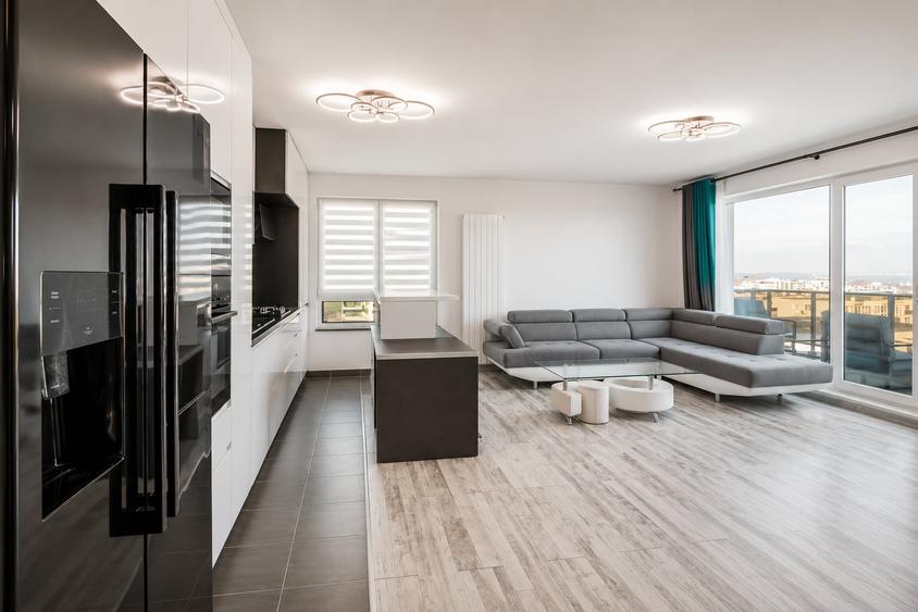 Apartament cu 4 camere decomandat, mobilat în Tomis Plus