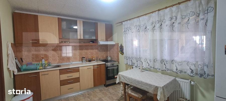 Casă cu 5 camere cu Teren 500 Mp în Ucea