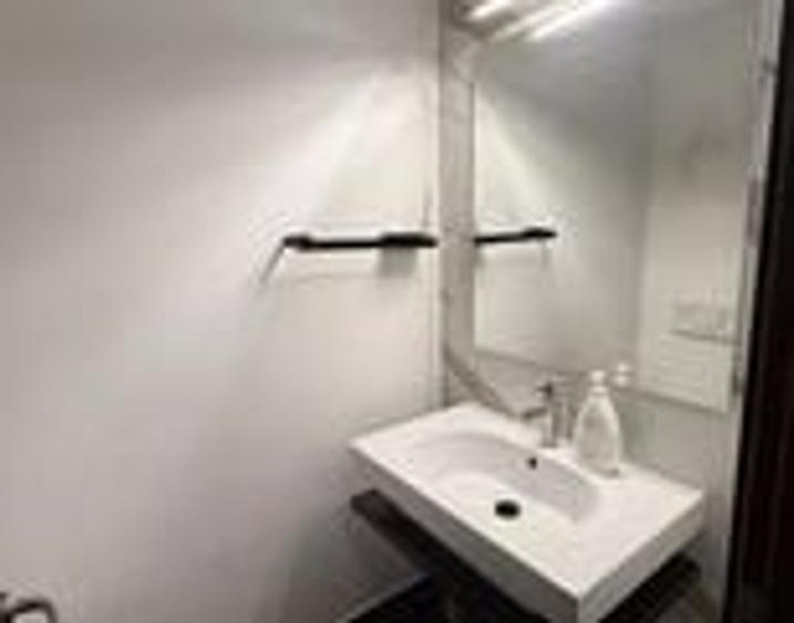 Apartament cu 2 camere semidecomandat, mobilat în Văcăresti