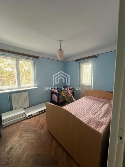 Apartament cu 3 camere semidecomandat, mobilat în Oltenița