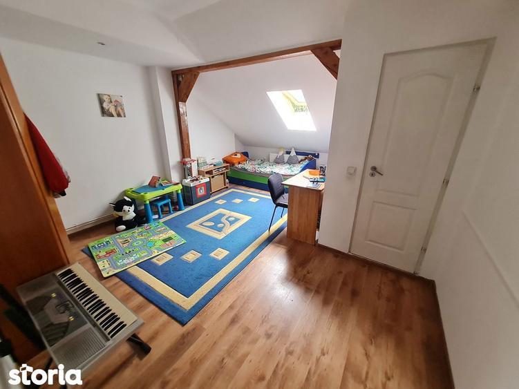 Apartament cu 3 camere în Romanilor
