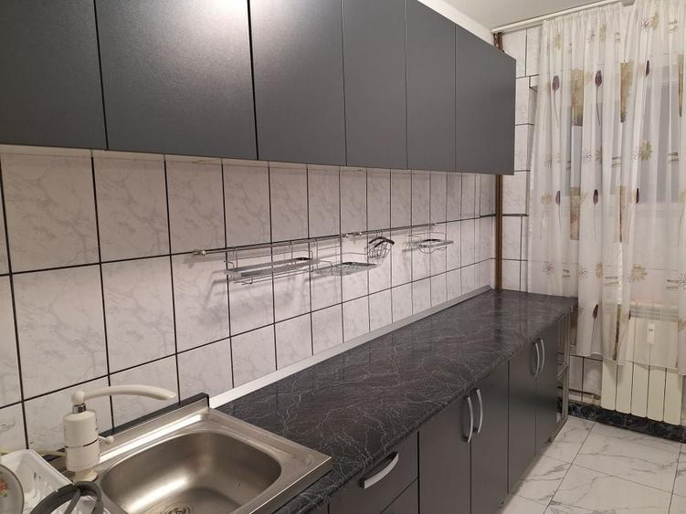 Apartament cu 2 camere semidecomandat în 23 August